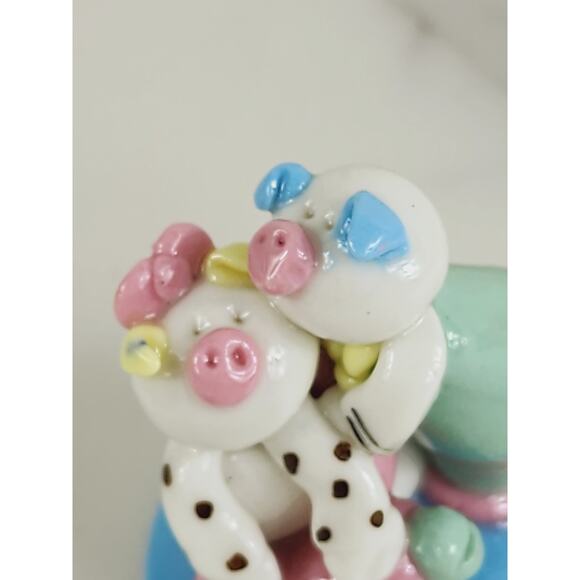 Mini Pig Piglet Piggy Happy Couple Cooking 1 1/2" Pottery Figurine 90s Vintage - Picture 2 of 12